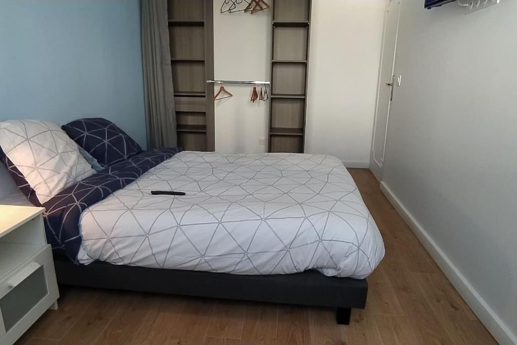 Parisian Cosy Flat With Balcony Apartment Аржантьой Екстериор снимка